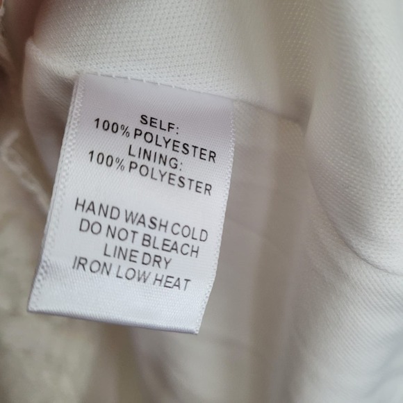 Elegant White Lace Sleeveless Dress - Picture 6 of 12